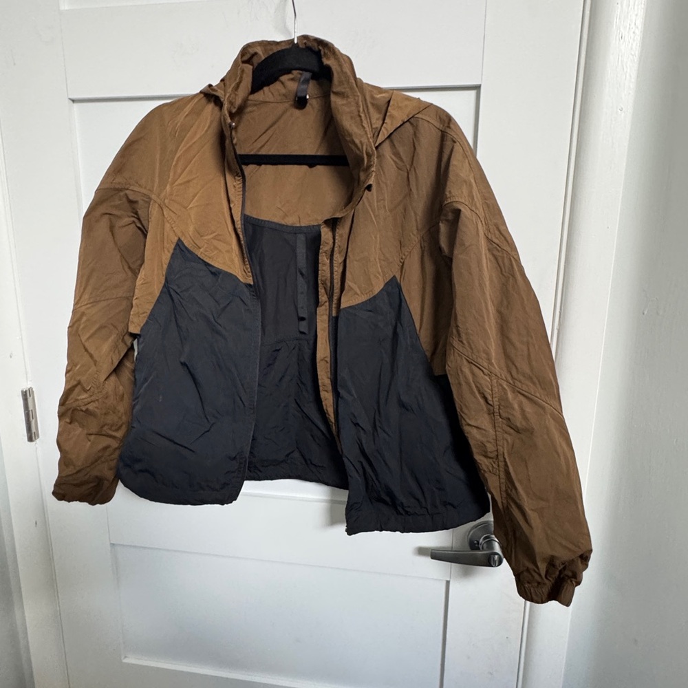 lululemon athletica hooded define Two-Tone Brown and Black Windbreaker size 6